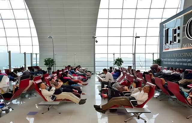 Dubai Rushes to Restore Flights After Deadly Floods